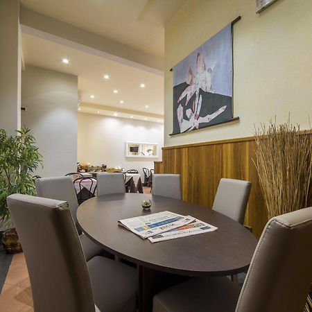 Hotel Est Пьомбино Экстерьер фото