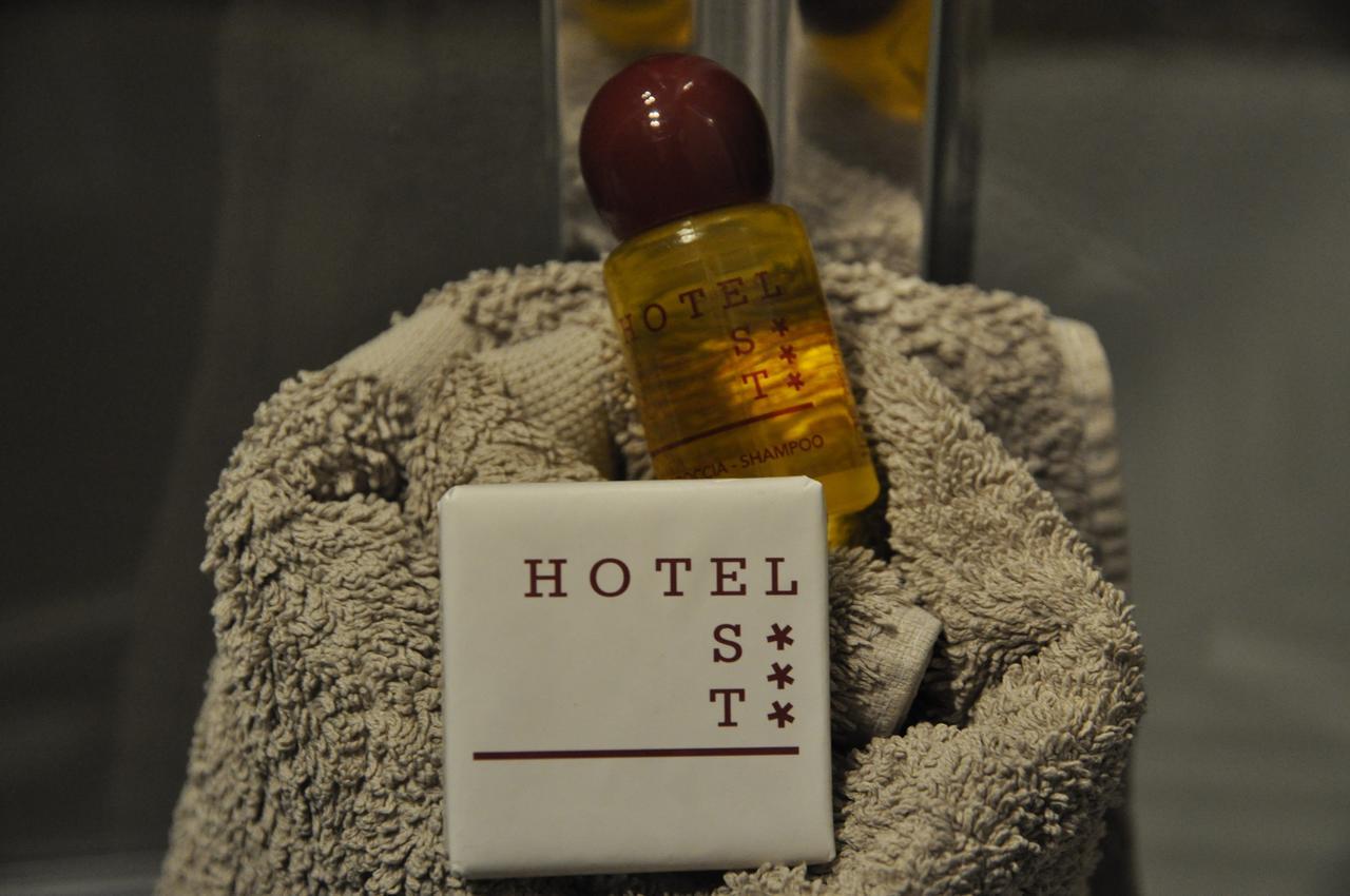 Hotel Est Пьомбино Экстерьер фото